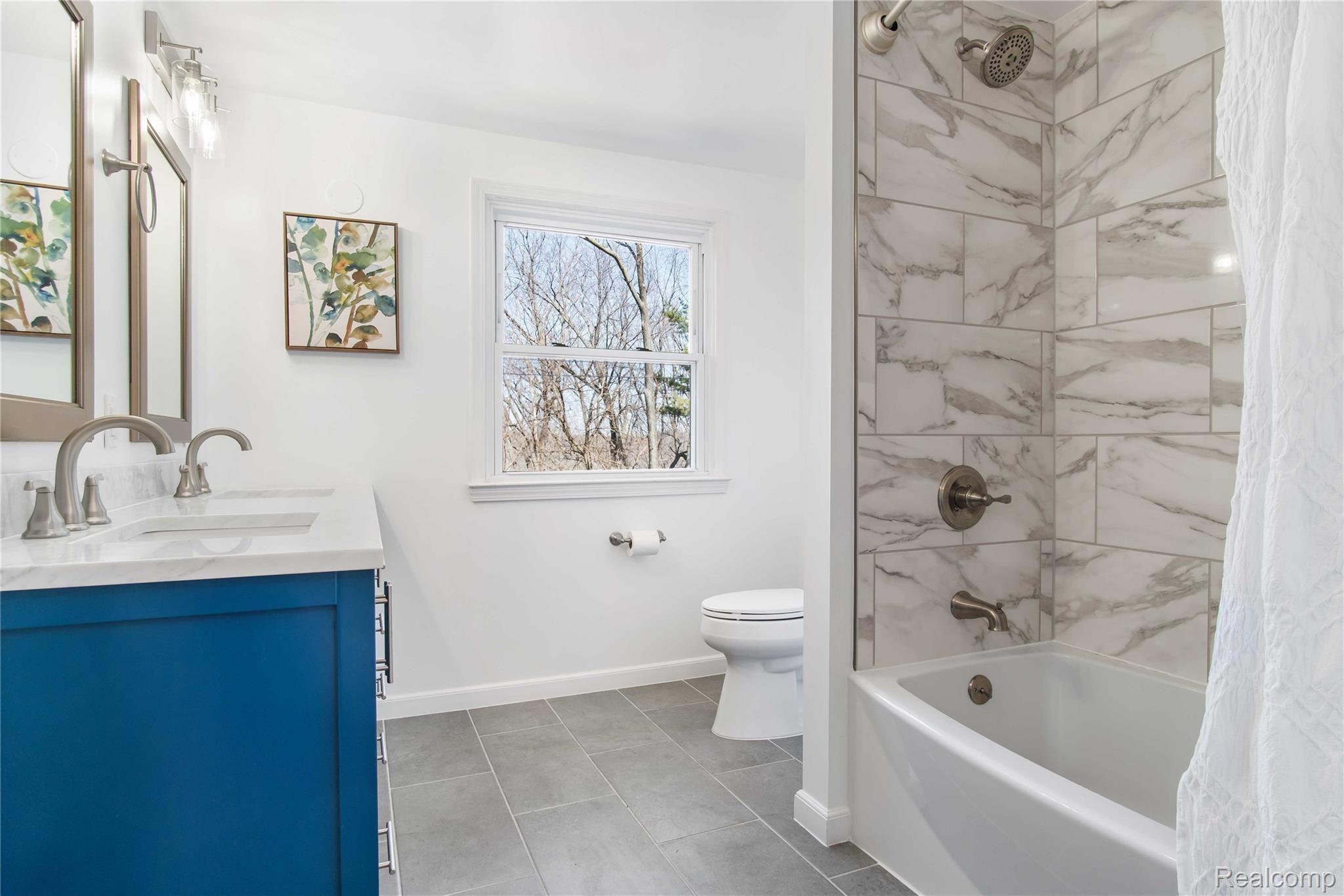 674 Charlesina Drive Rochester, MI 48306 - Photo 21 of 38 Full Bath - Upper Level