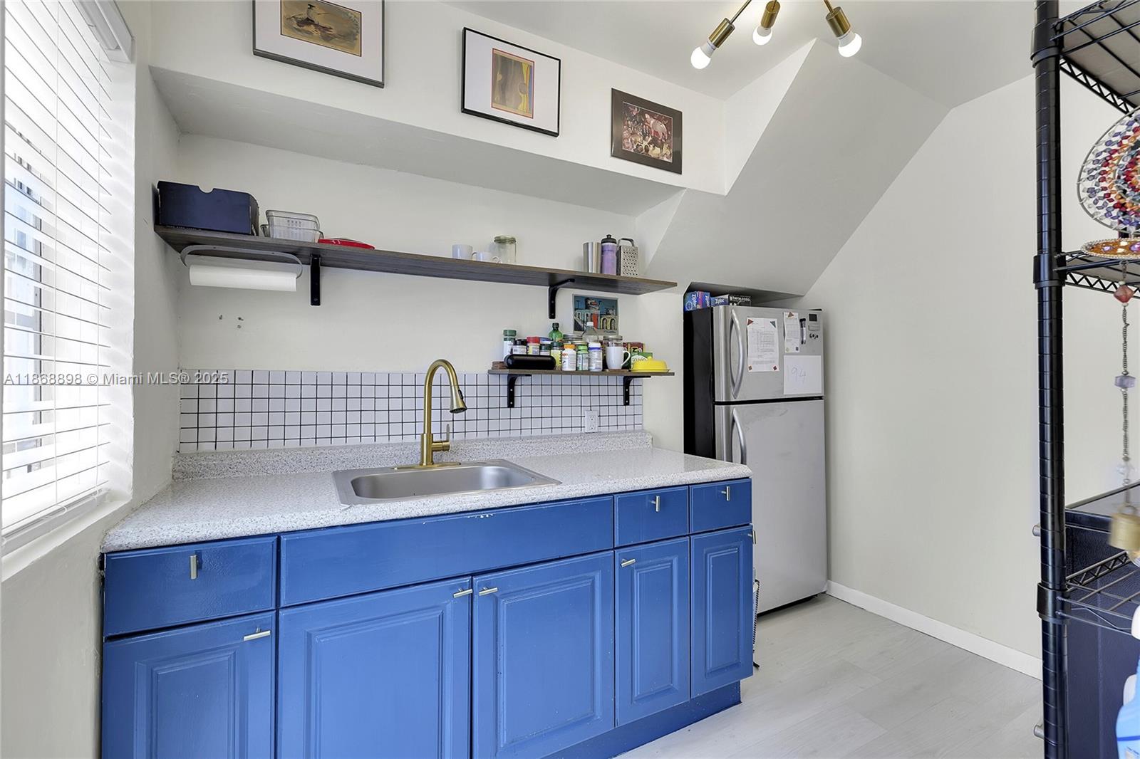 4730 Pine Tree Drive, Unit 14 Miami Beach, FL 33140 - Photo 13 of 32