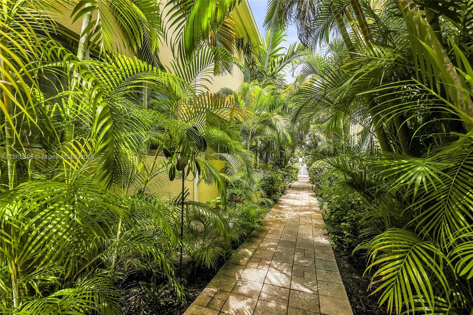 4730 Pine Tree Drive, Unit 14 Miami Beach, FL 33140 - Photo 21 of 32