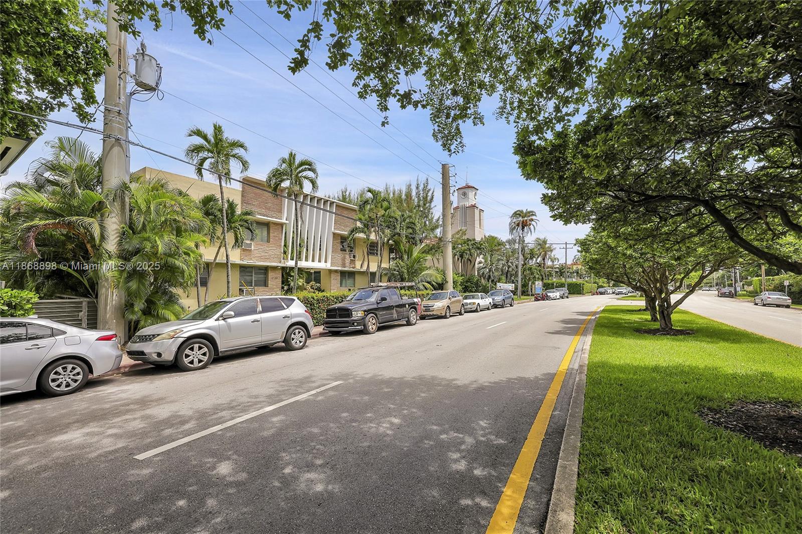 4730 Pine Tree Drive, Unit 14 Miami Beach, FL 33140 - Photo 30 of 32