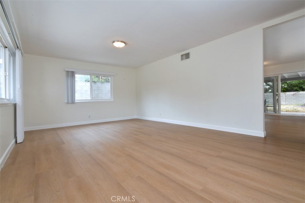 7006 Helmsdale Road West Hills, CA 91307 - Photo 10 of 41