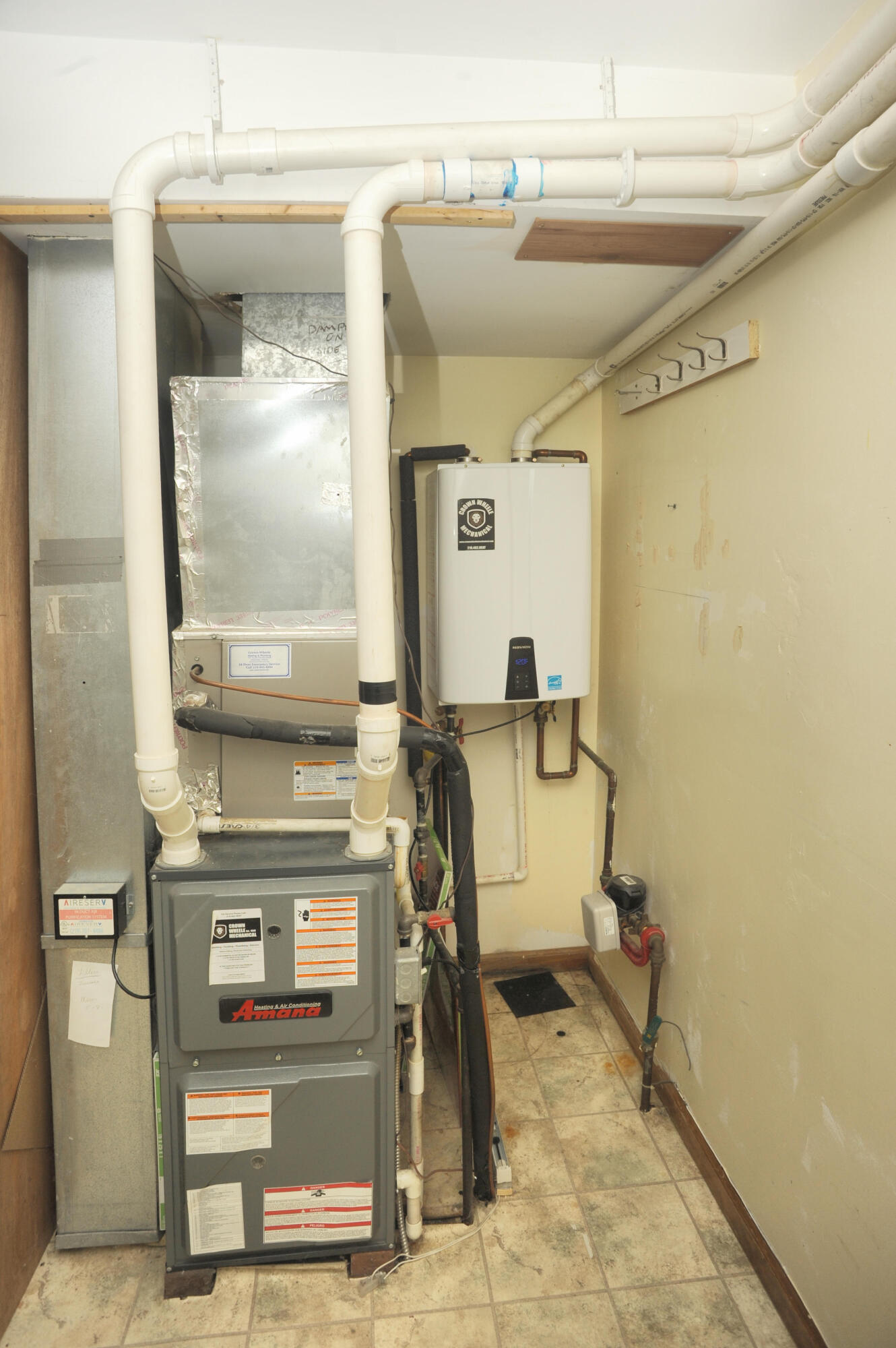 216 Summertree Drive Porter, IN 46304 - Photo 14 of 28 a view of a room with gym equipment