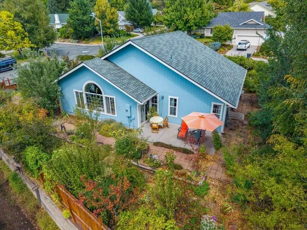 $467,000 | 515 Mountain View Drive, Mount Shasta, CA 96067