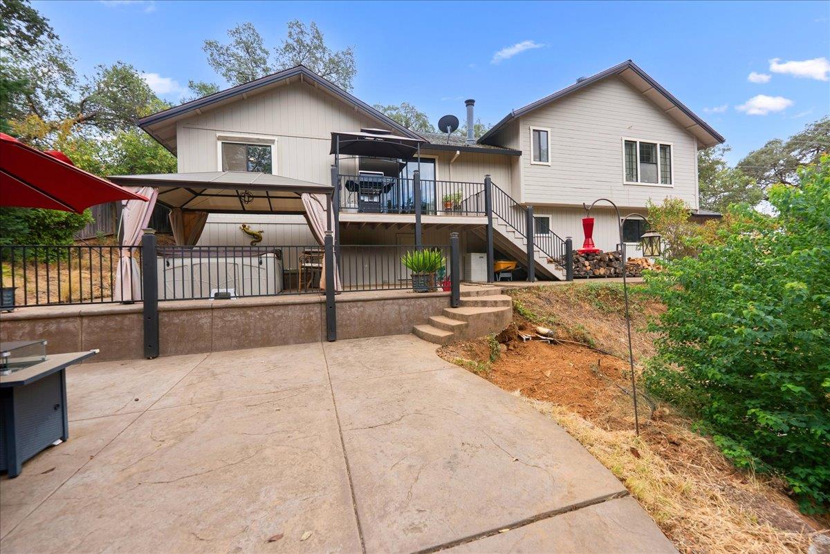 2527 Dynamic Way Rescue, CA 95672 - Photo 25 of 37 a view of house and outdoor space