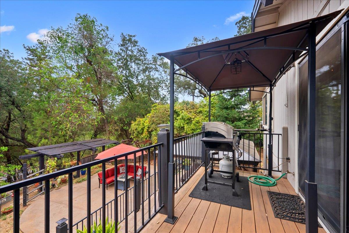 2527 Dynamic Way Rescue, CA 95672 - Photo 8 of 37 a view of a balcony with wooden floor