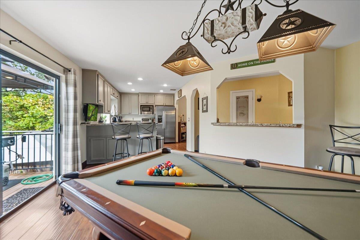 2527 Dynamic Way Rescue, CA 95672 - Photo 10 of 37 a room with musical instruments