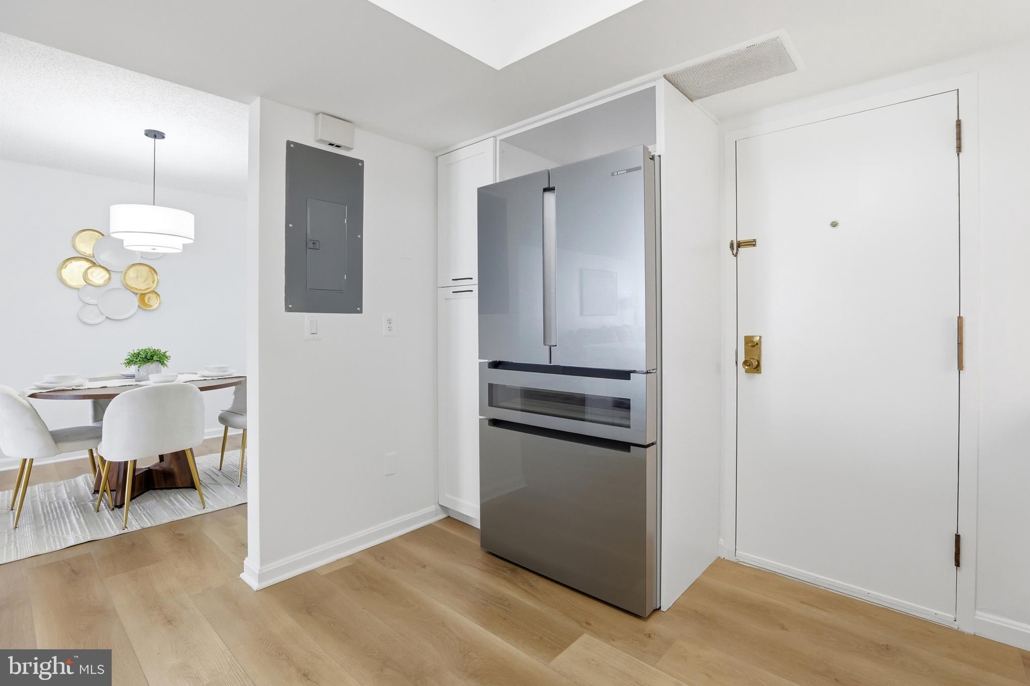 1101 South Arlington Ridge Road, Unit 710 Arlington, VA 22202 - Photo 4 of 52 Bright Modern Kitchen