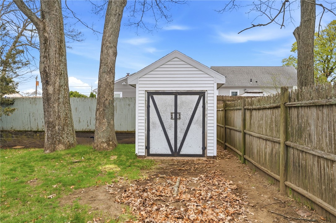 9 McGuire Road North Providence, RI 02904 - Photo 7 of 29