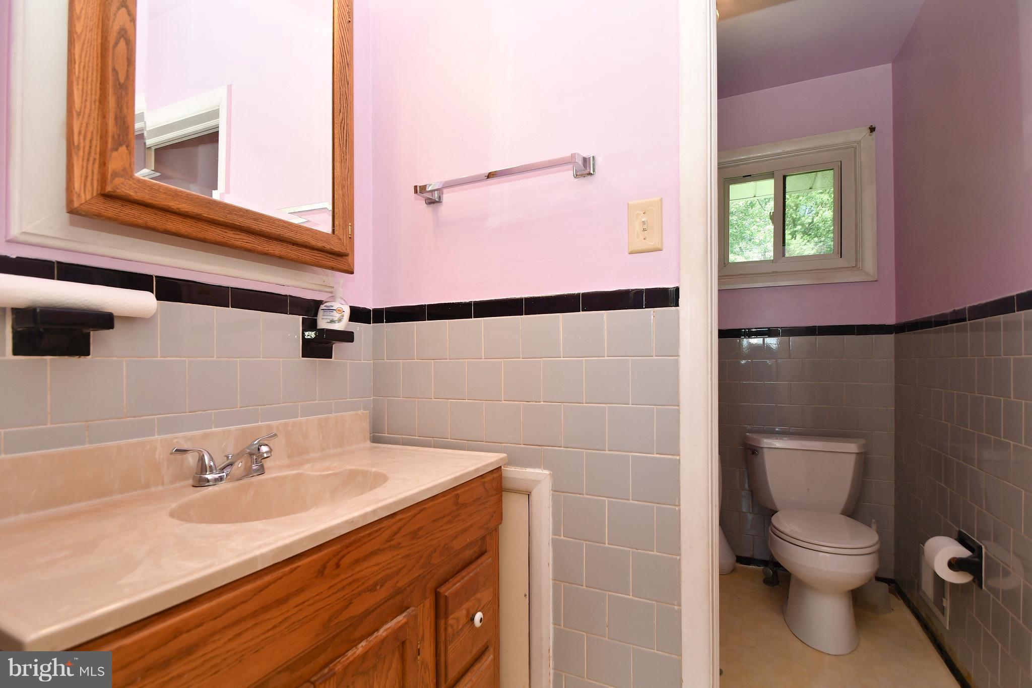 9222 Orbitan Road Baltimore, MD 21234 - Photo 14 of 27 Upstairs full bath