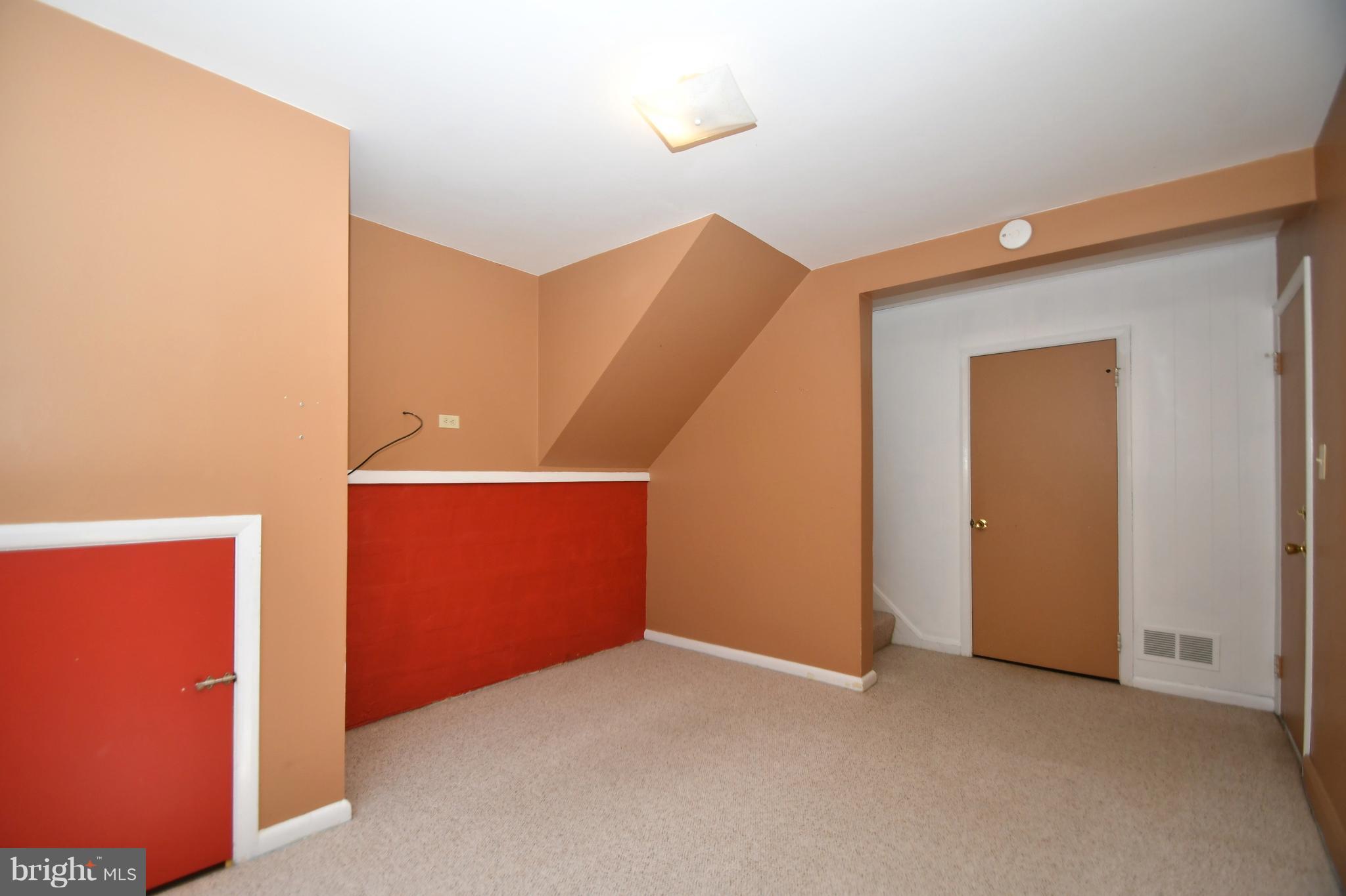 9222 Orbitan Road Baltimore, MD 21234 - Photo 17 of 27 Family Room