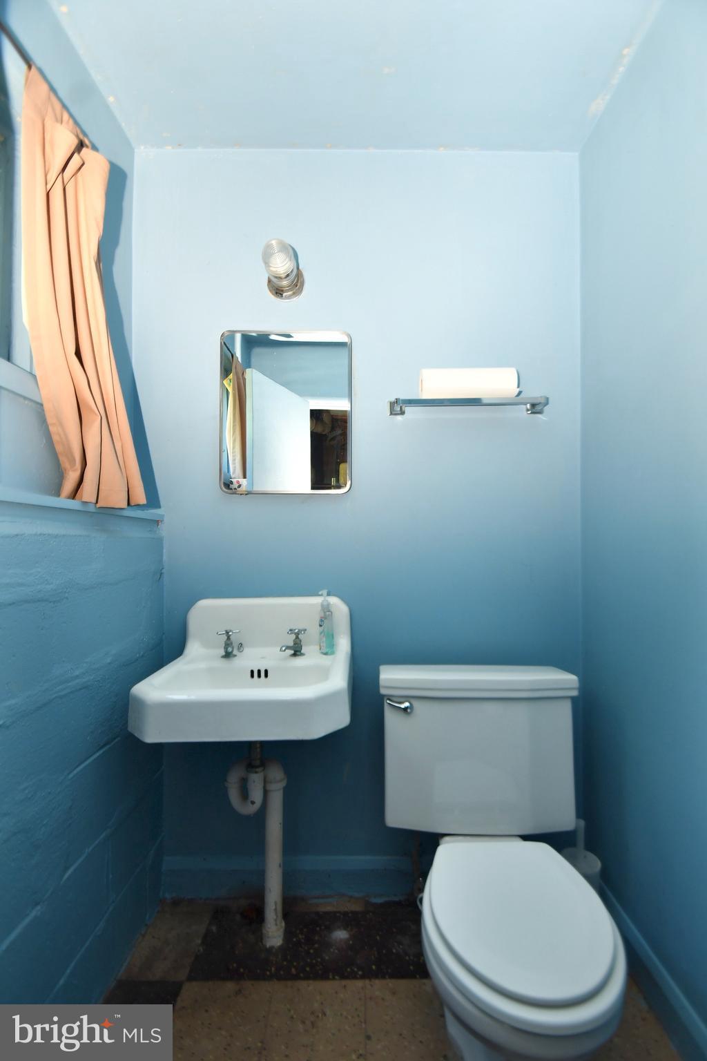 9222 Orbitan Road Baltimore, MD 21234 - Photo 20 of 27 Basement half bath