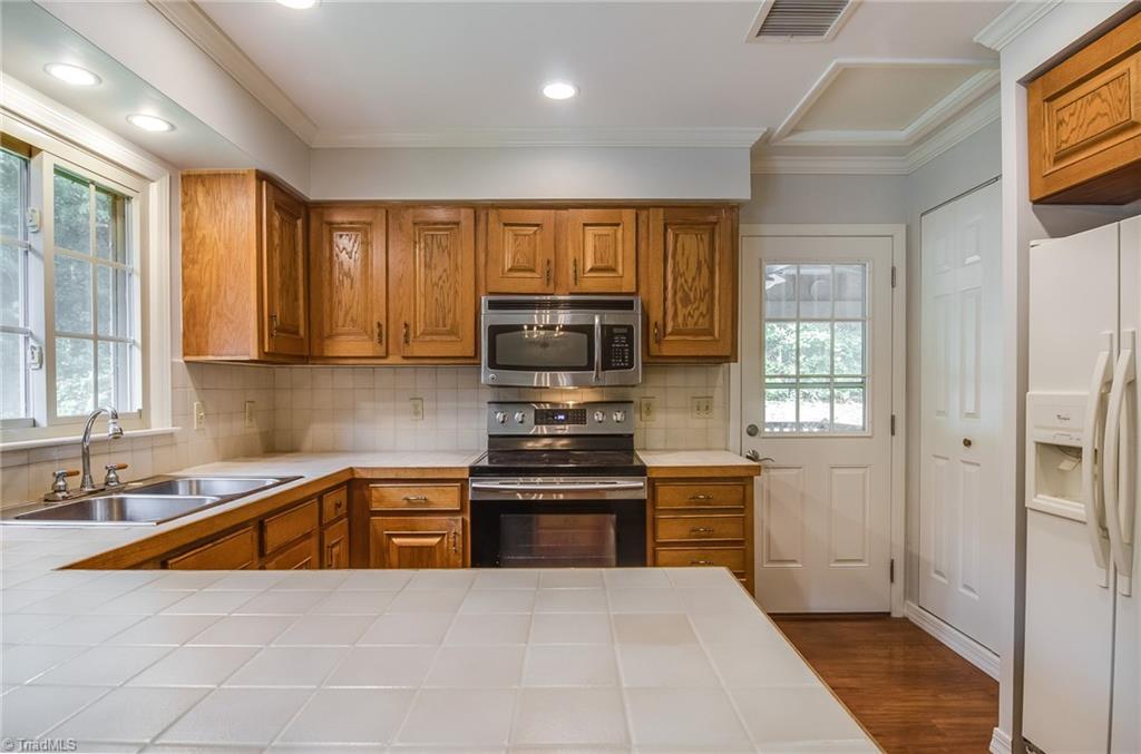 4697 Long Valley Road Greensboro, NC 27410 - Photo 10 of 30