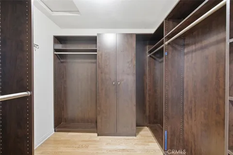 $724,998 | 18730 Hatteras Street, Unit 47, Tarzana, CA 91356