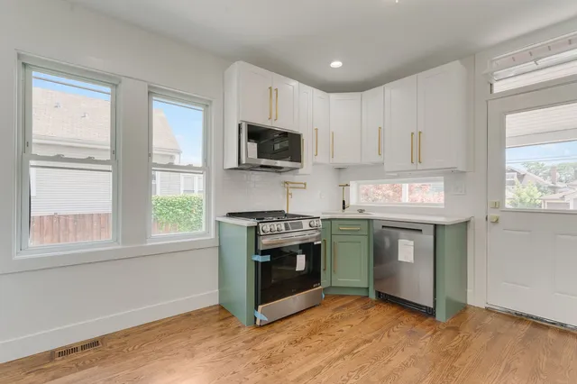 $530,000 | 5853 West Newport Avenue, Chicago, IL 60634