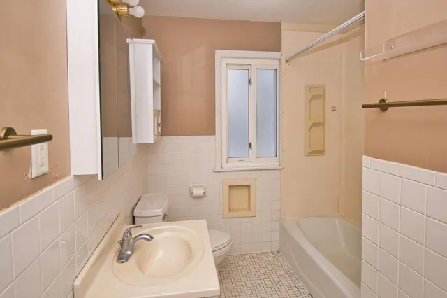 $179,900 | 903 North Detroit Street, Buchanan, MI 49107