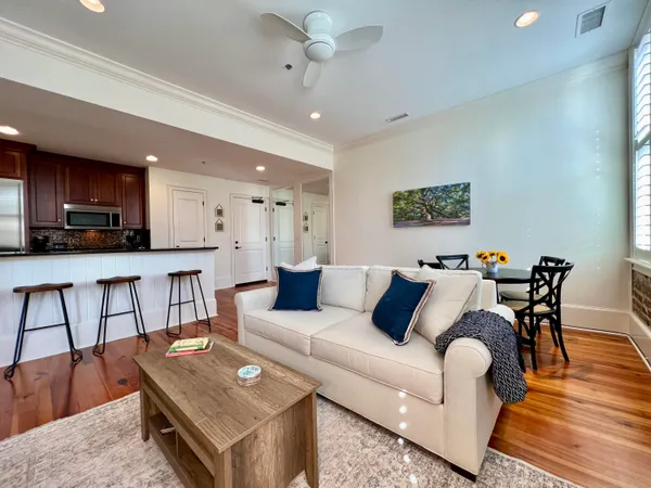 $3,150 | 85 Cumberland Street, Unit 17, Charleston, SC 29401