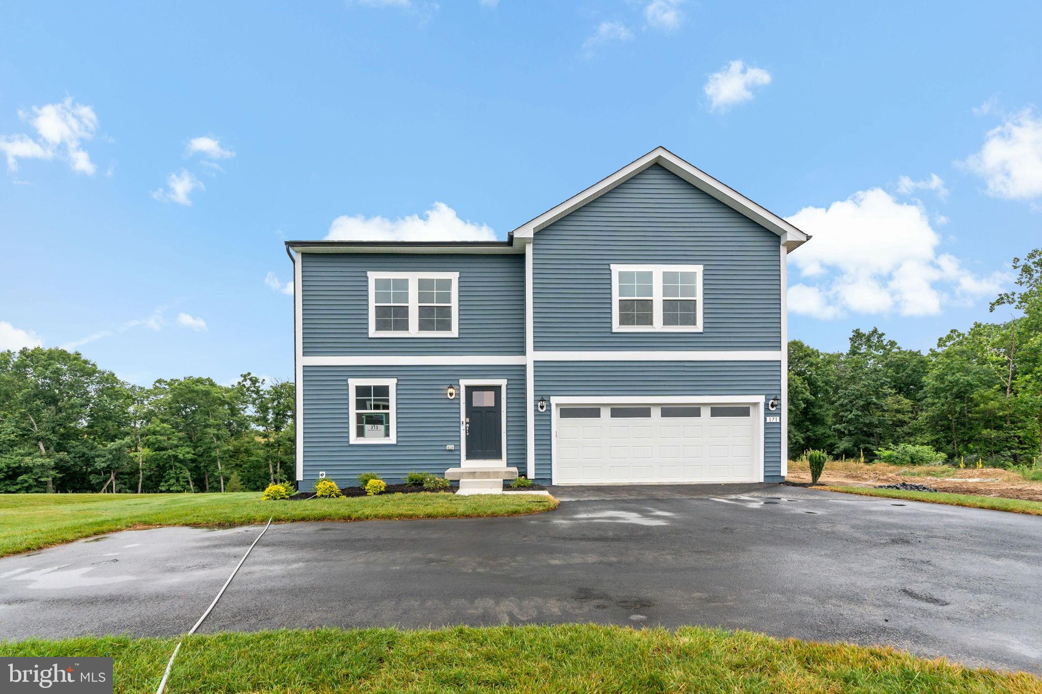 171 Grayling Road Inwood, WV 25428 - Photo 3 of 39 a view of outdoor space yard and front view of a house