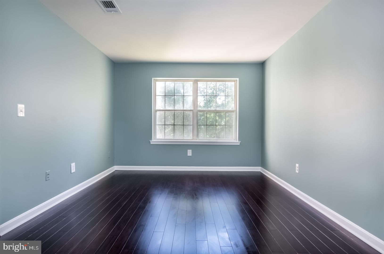 14901 Rydell Road, Unit 103 Centreville, VA 20121 - Photo 11 of 29 Master Bedroom