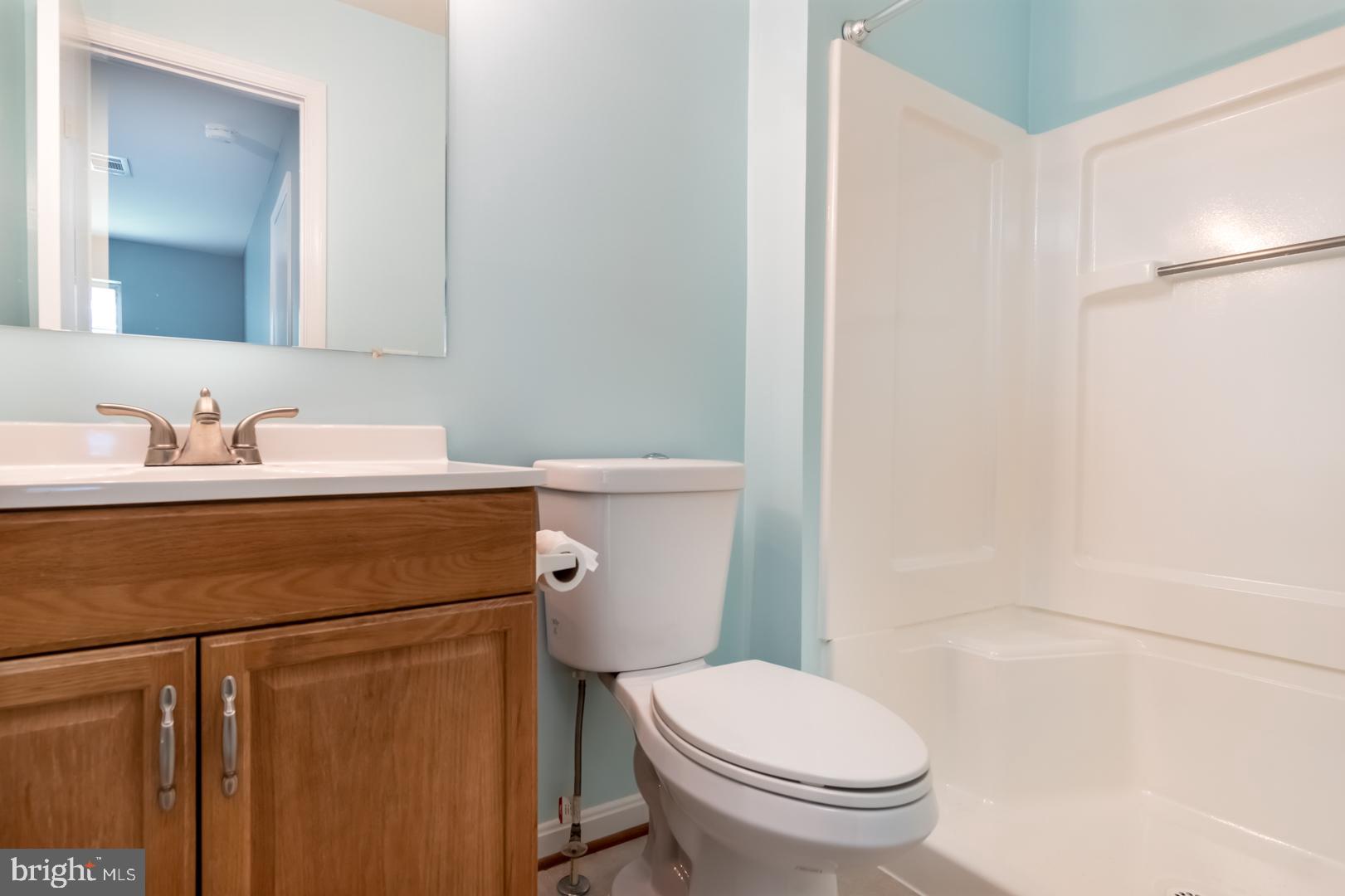 14901 Rydell Road, Unit 103 Centreville, VA 20121 - Photo 13 of 29 Master bathroom