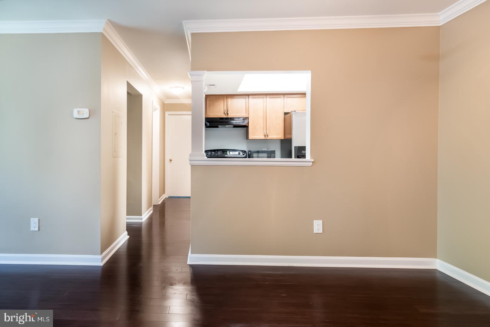 14901 Rydell Road, Unit 103 Centreville, VA 20121 - Photo 7 of 29 Hall Way