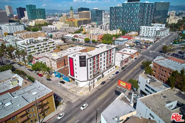 $1,879 | 719 South Hoover Street, Unit 608, Los Angeles, CA 90005