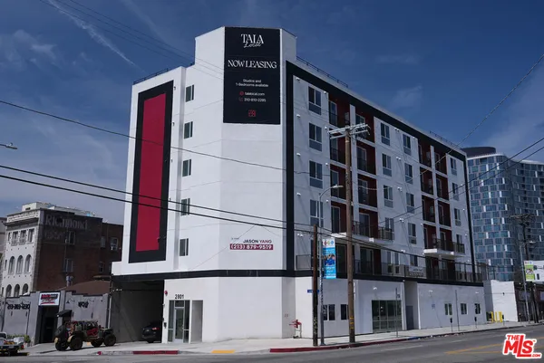 $1,879 | 719 South Hoover Street, Unit 608, Los Angeles, CA 90005