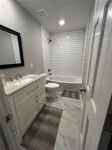 $500,000 | 27809 Highway 7, Harrisonville, MO 64701