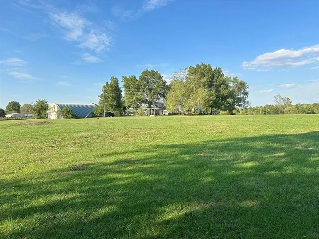 $500,000 | 27809 Highway 7, Harrisonville, MO 64701