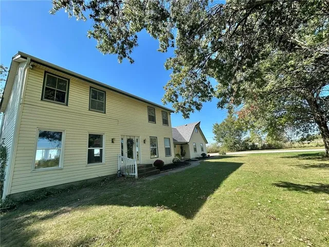 $500,000 | 27809 Highway 7, Harrisonville, MO 64701
