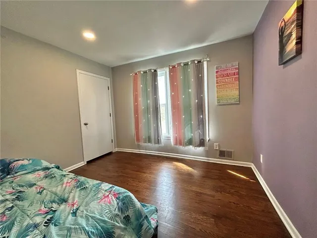 $500,000 | 27809 Highway 7, Harrisonville, MO 64701