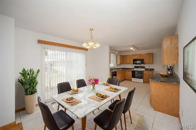 $399,900 | 5850 Birchmont Pl Drive, St. Louis, MO 63129