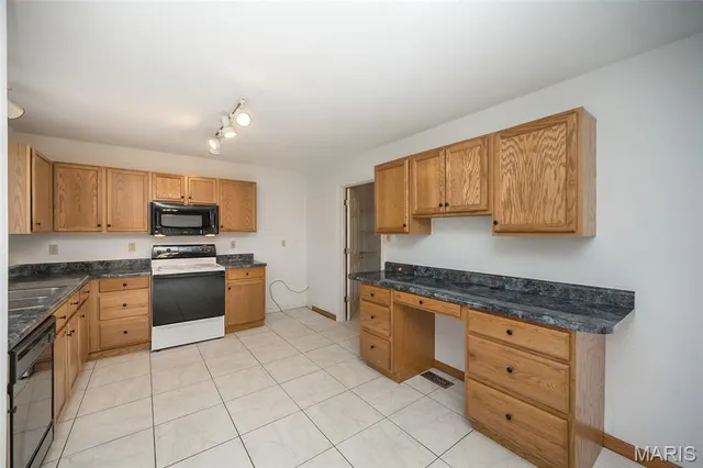 $399,900 | 5850 Birchmont Pl Drive, St. Louis, MO 63129