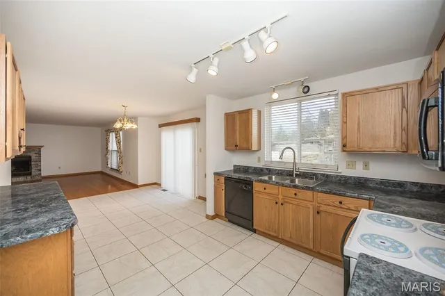 $399,900 | 5850 Birchmont Pl Drive, St. Louis, MO 63129