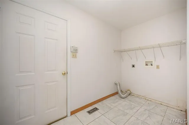 $399,900 | 5850 Birchmont Pl Drive, St. Louis, MO 63129