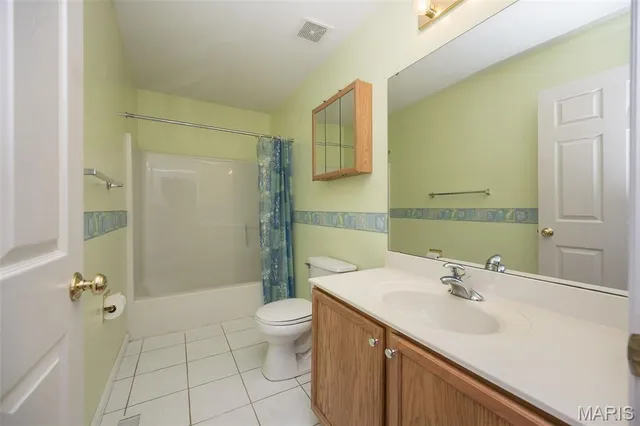 $399,900 | 5850 Birchmont Pl Drive, St. Louis, MO 63129