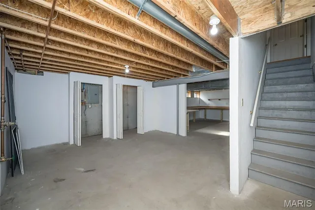 $399,900 | 5850 Birchmont Pl Drive, St. Louis, MO 63129