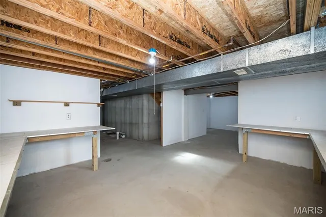 $399,900 | 5850 Birchmont Pl Drive, St. Louis, MO 63129