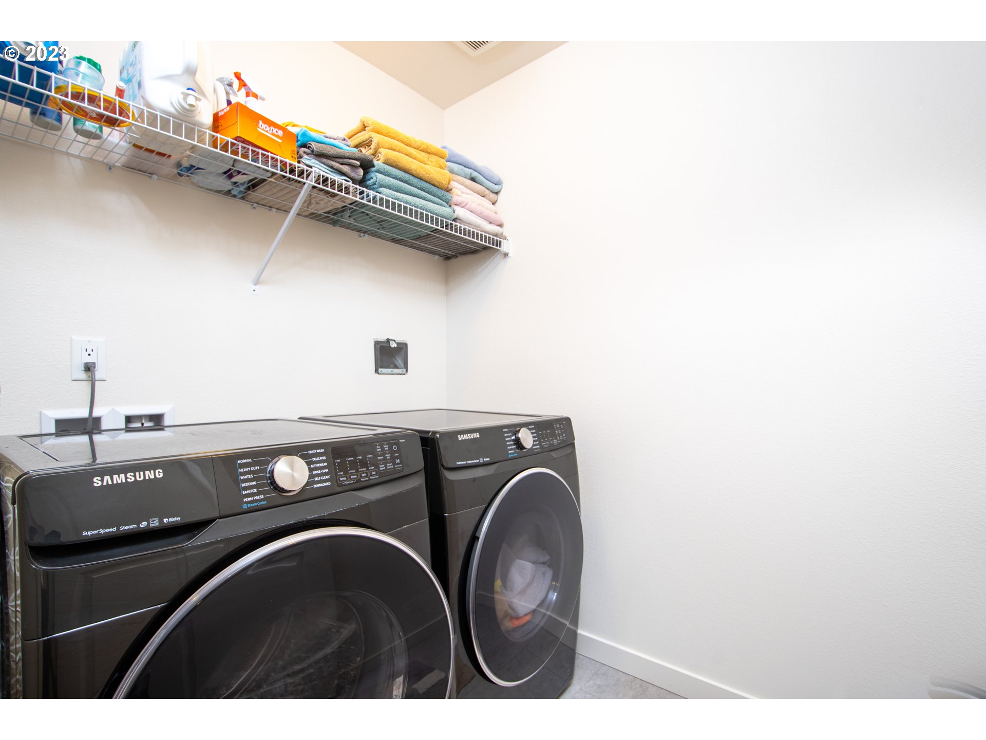 7012 South 11th Street Ridgefield, WA 98642 - Photo 14 of 28 a utility room with dryer and washer