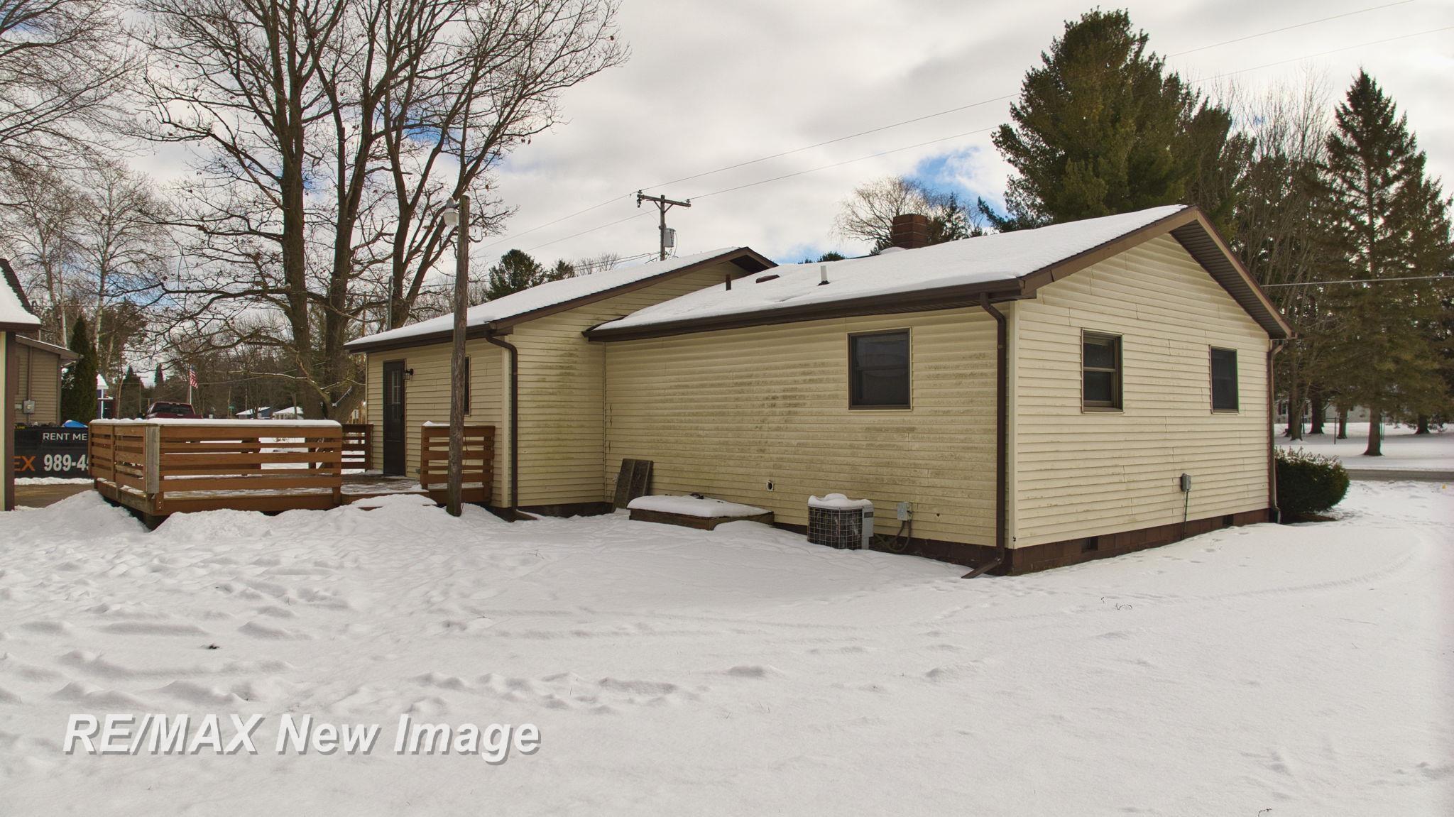 2921 Curtis Road Birch Run, MI 48415 - Photo 6 of 40 50199061-d3ba3400-e047-4d88-a55c-0dc4127027b2.JPG