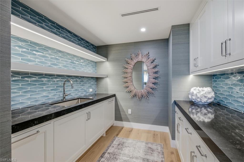 13945 Old Coast Road, Unit 605 Naples, FL 34110 - Photo 9 of 45 Butler's Pantry