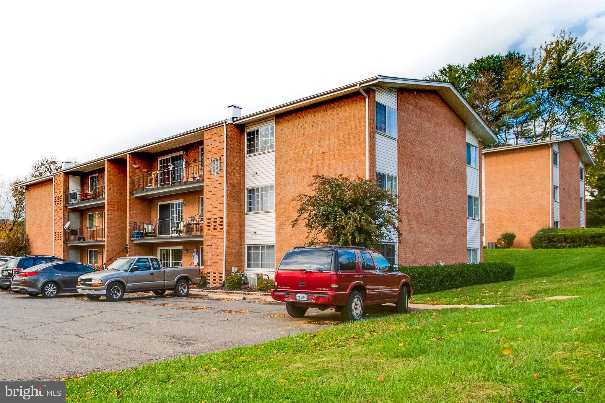 631 Waterloo Road, Unit 131 Warrenton, VA 20186 - Photo 3 of 23 Ample Parking -- 2 Parking Passes Convey