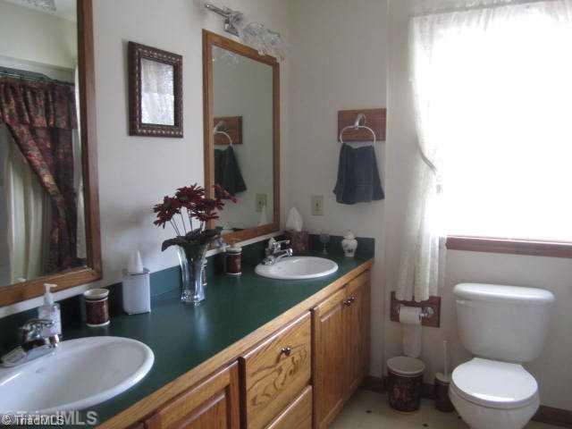4927 Cartner Road Jonesville, NC 28642 - Photo 10 of 16 Other Bath.