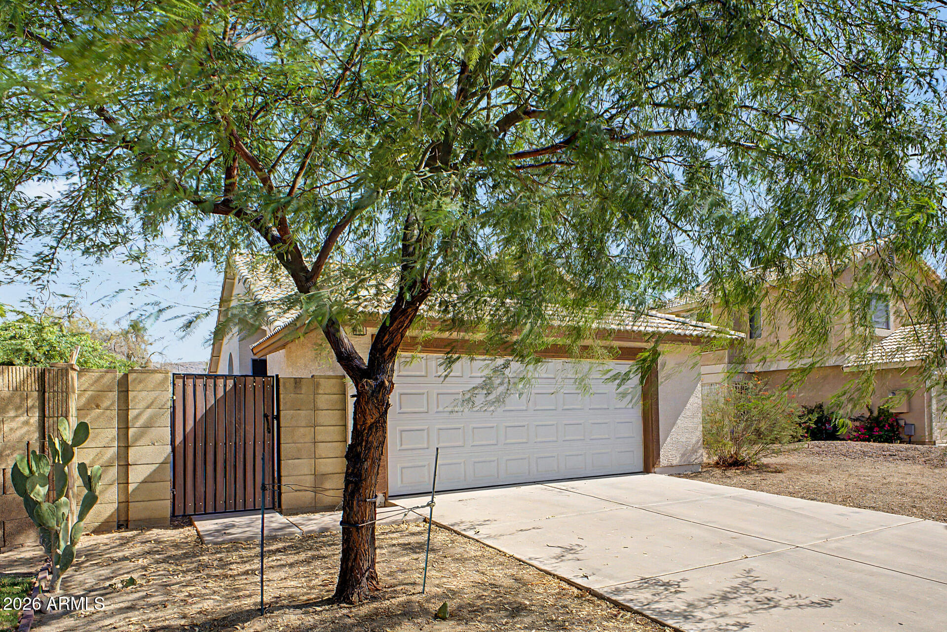1621 East Darrel Road Phoenix, AZ 85042 - Photo 4 of 30 4 - Darrel
