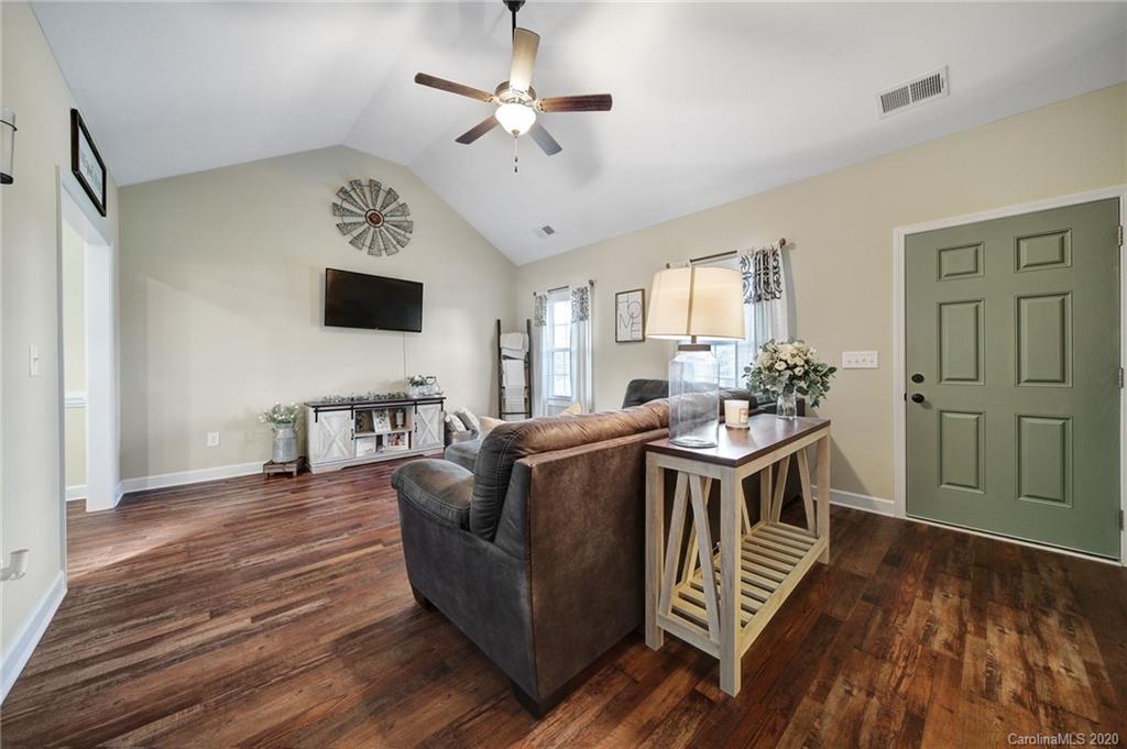 357 Rhea Road York, SC 29745 - Photo 5 of 39