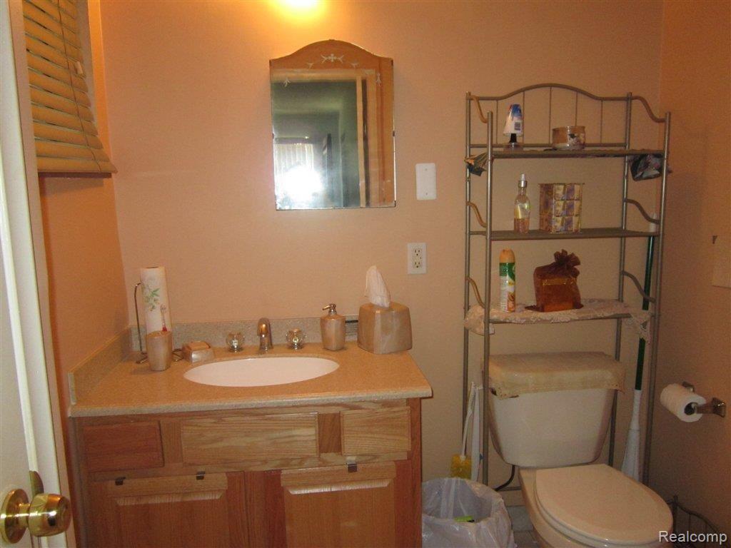 20254 Rutherford Street Detroit, MI 48235 - Photo 8 of 12 IMG_0184.jpg