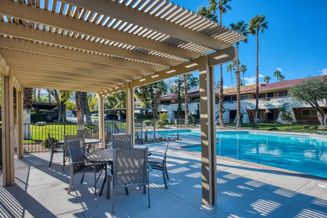 $195,000 | 2825 North Los Felices Road, Unit 209, Palm Springs, CA 92262