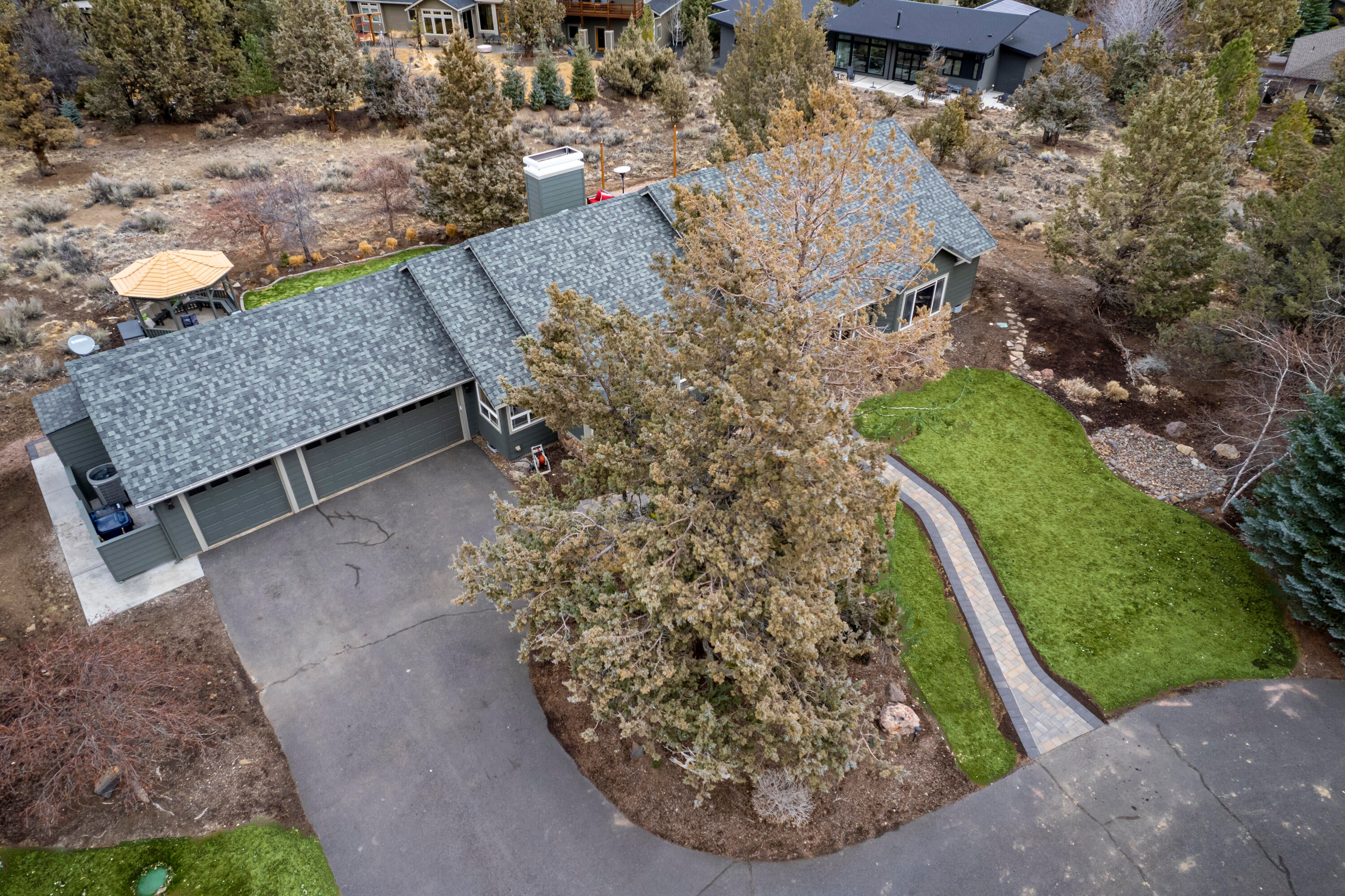2460 Linnet Lane Redmond, OR 97756 - Photo 7 of 55 2460-8