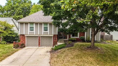 $510,000 | 9400 West 112th Street, Overland Park, KS 66210