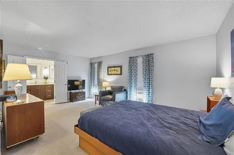 $510,000 | 9400 West 112th Street, Overland Park, KS 66210