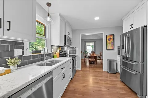 $510,000 | 9400 West 112th Street, Overland Park, KS 66210